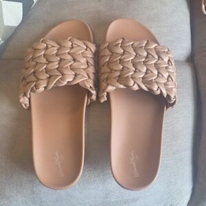 Women's Tan Slide Sandals